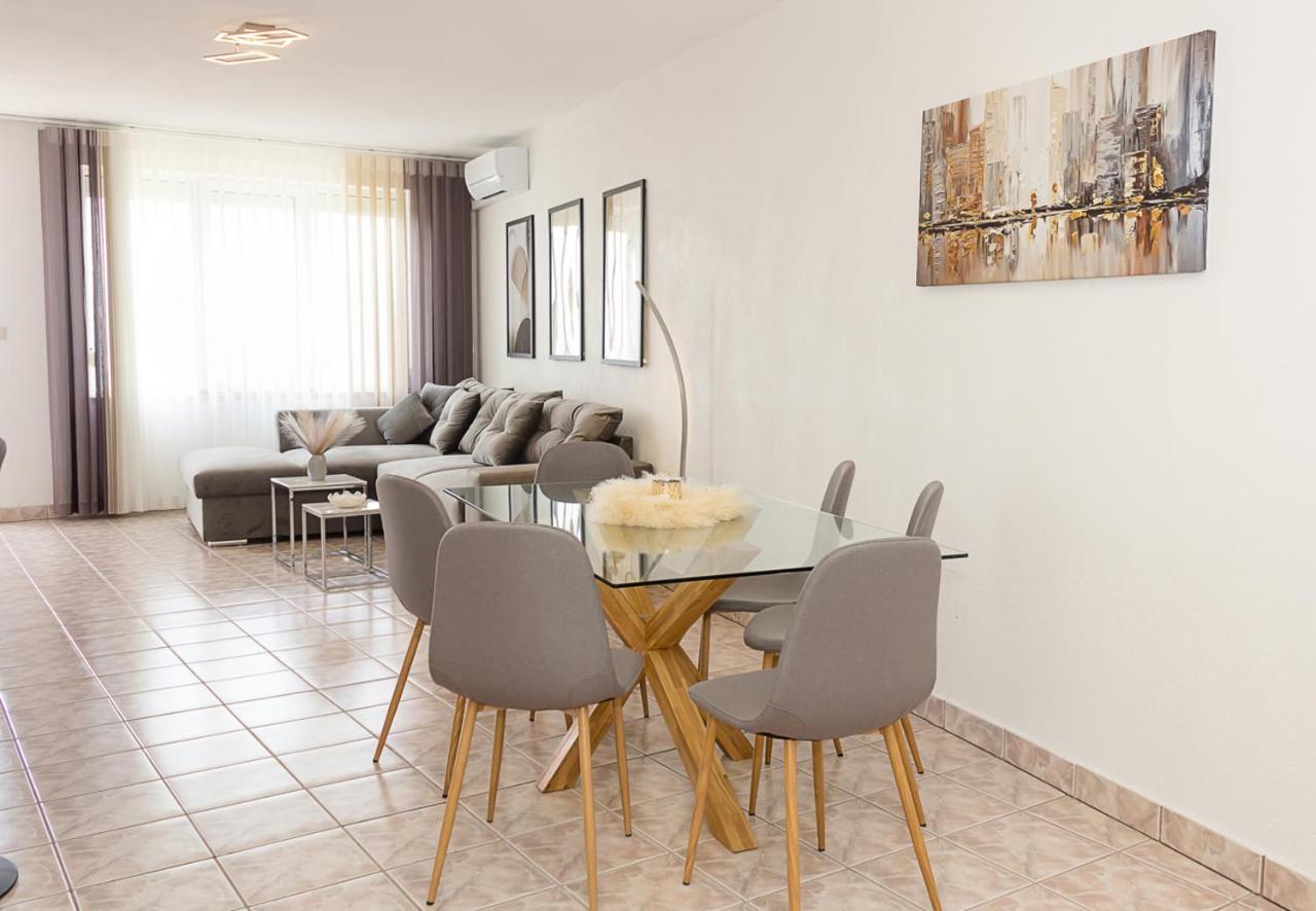 Ferienwohnung Two Identical Designer 2Bd Flats With Sea View In Balchik By Flat Mаnager Exterior foto