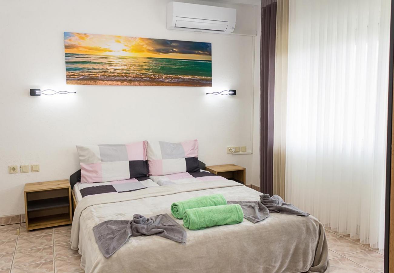 Ferienwohnung Two Identical Designer 2Bd Flats With Sea View In Balchik By Flat Mаnager Exterior foto