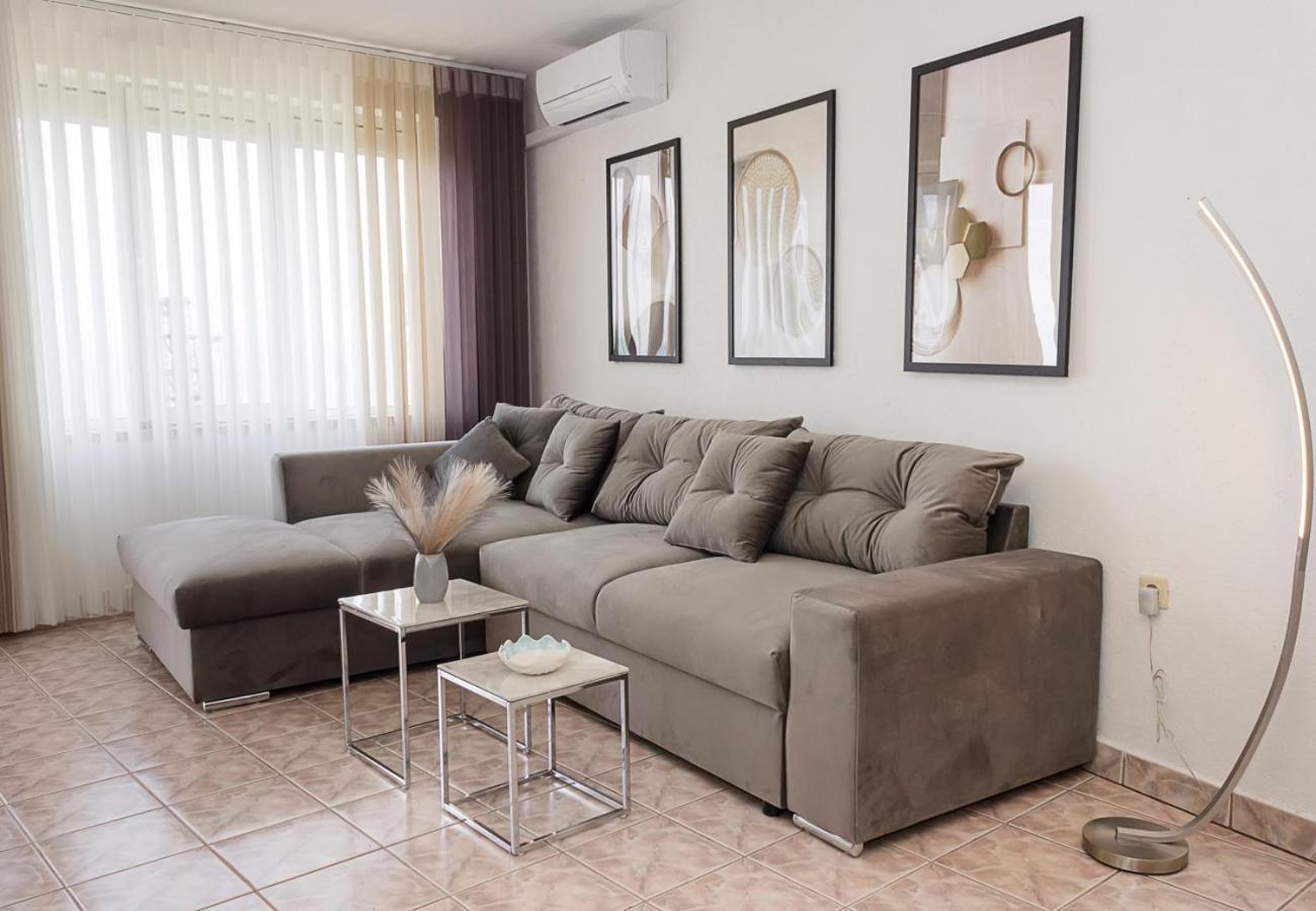 Ferienwohnung Two Identical Designer 2Bd Flats With Sea View In Balchik By Flat Mаnager Exterior foto